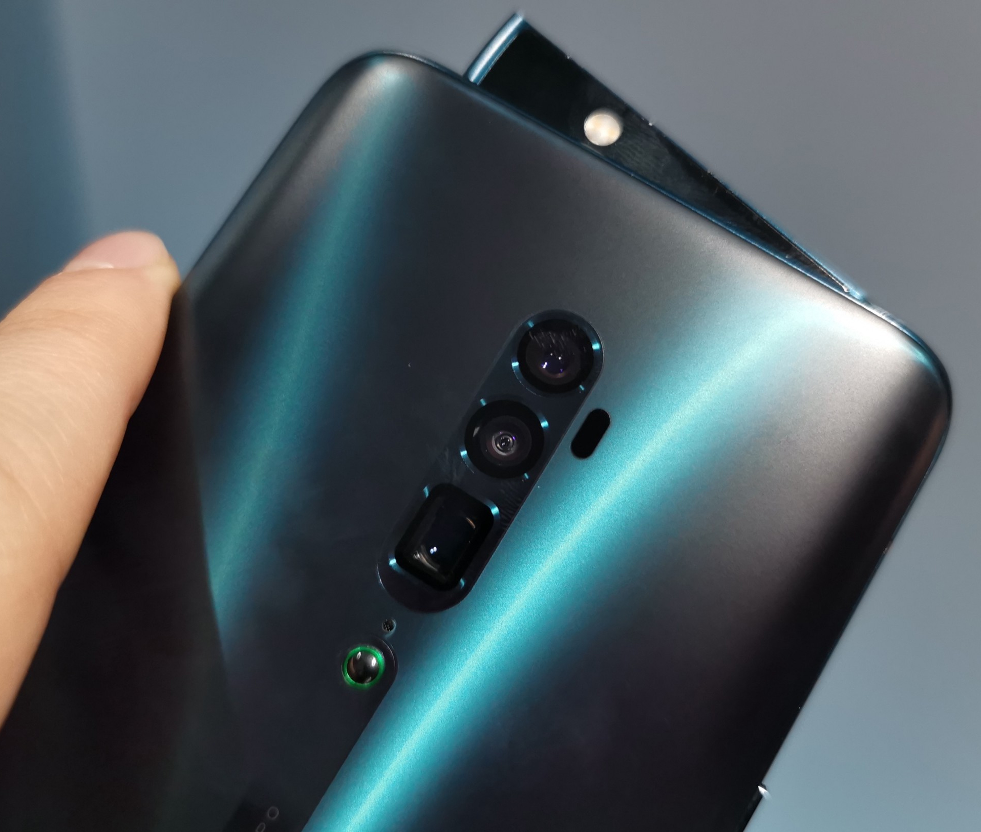 Oppo Reno 10X Zoom Turun Harga